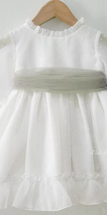 Vestido ceremonia niña plumeti cristal con fajín verde oliva Eva Martínez Artesanía 32111 [4]