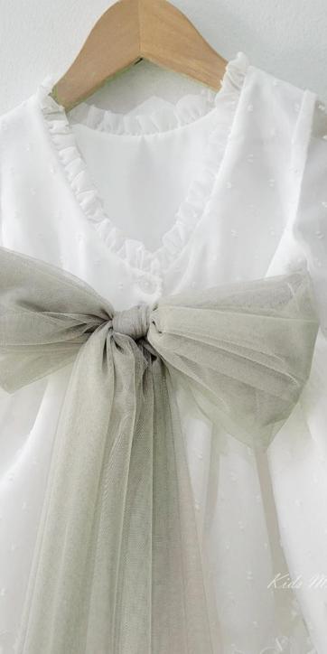 Vestido ceremonia niña plumeti cristal con fajín verde oliva Eva Martínez Artesanía 32111 [1]