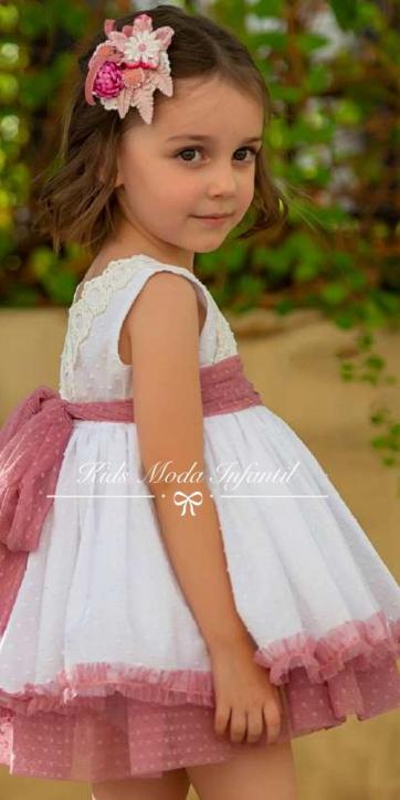 Vestido ceremonia niña de plumeti blanco con fajín tul rosa empolvado Eva Martínez Artesanía [2]