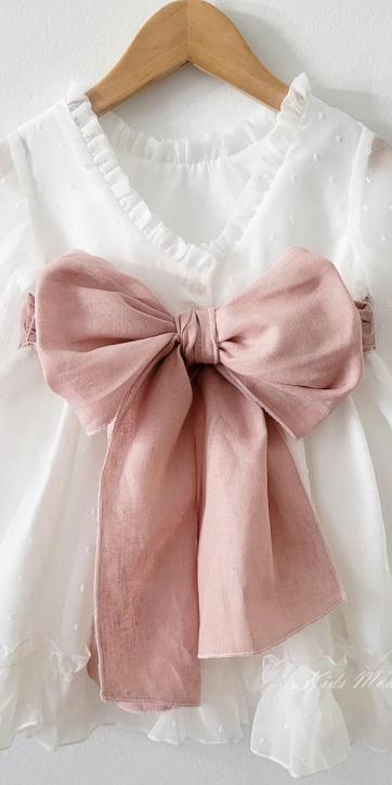 Vestido arras niña plumeti cristal con fajín lino rosa empolvado Eva Martinez Artesanía 32111 [7]