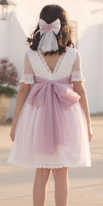Vestido de Comunión Corto Laly 2026 Eva Martínez Artesanía – Tul Blanco Roto y Fajín Rosa Lila [1]