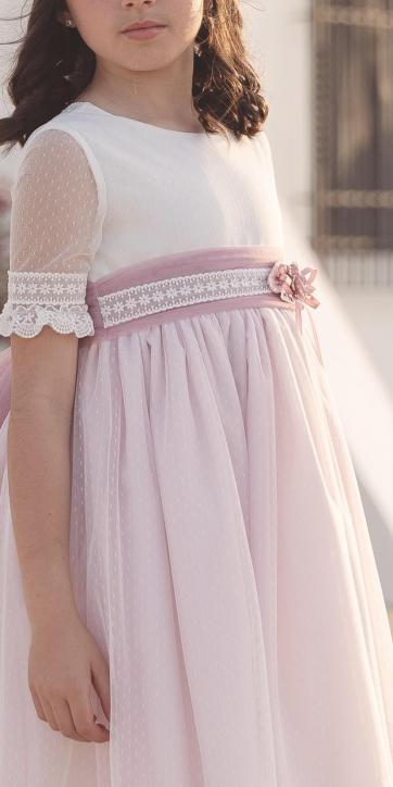 Vestido de Comunión Corto Laly 2026 Eva Martínez Artesanía – Tul Blanco Roto y Fajín Rosa Lila [2]