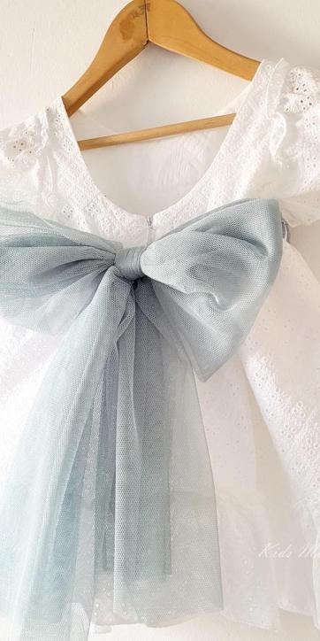 Vestido ceremonia niña blanco bordado con fajín tul verde empolvado Nekenia 2521802 Personalizable [7]