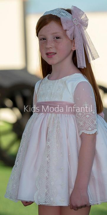 Vestido niña vestir ceremonia de tul beige y rosa empolvado de Eva Martínez Artesanía