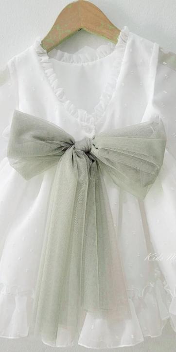 Vestido ceremonia niña plumeti cristal con fajín verde oliva Eva Martínez Artesanía 32111 [3]