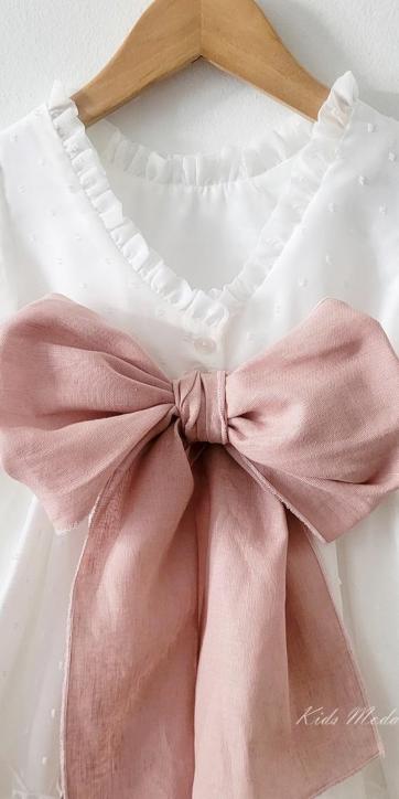 Vestido arras niña plumeti cristal con fajín lino rosa empolvado Eva Martinez Artesanía 32111 [1]