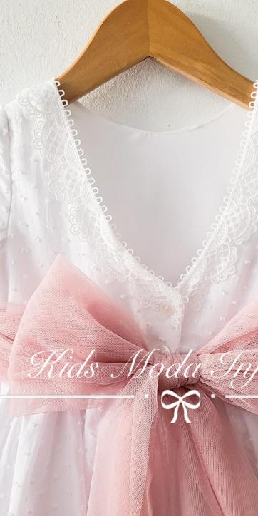 Vestido niña arras y ceremonia de media manga plumeti blanco con fajín tul rosa empolvado Eva Martínez Artesanía [3]