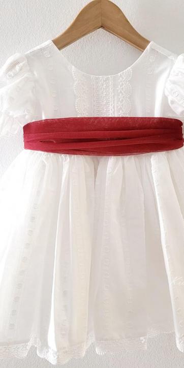 Vestido ceremonia niña blanco con fajín burdeos Eva Martínez Artesanía 381011CBG