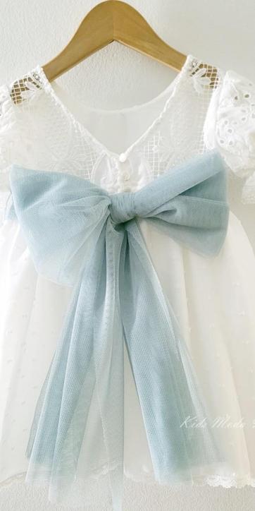 Vestido ceremonia niña blanco con fajín verde empolvado Eva Martínez Artesanía 38911CBG [5]