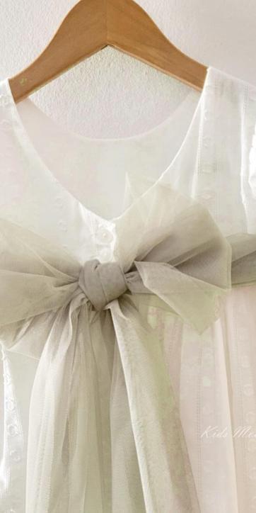 Vestido ceremonia niña blanco con fajín verde oliva Eva Martínez Artesanía 381011CBG [5]
