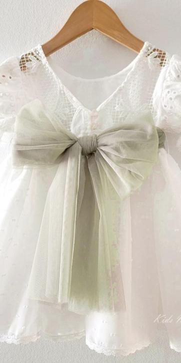 Vestido ceremonia niña blanco con fajín verde oliva Eva Martínez Artesanía 38911CBG [7]