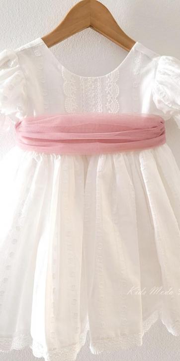 Vestido ceremonia niña blanco con fajín rosa empolvado Eva Martínez Artesanía 381011CBG