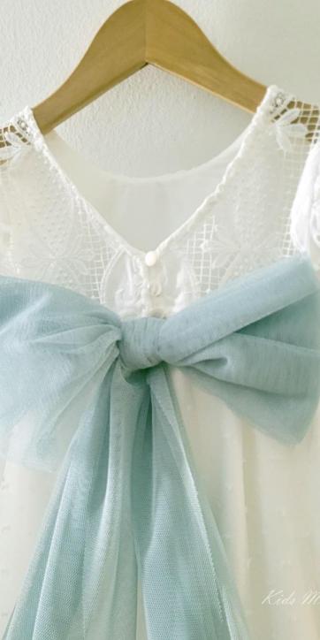 Vestido ceremonia niña blanco con fajín verde empolvado Eva Martínez Artesanía 38911CBG [3]