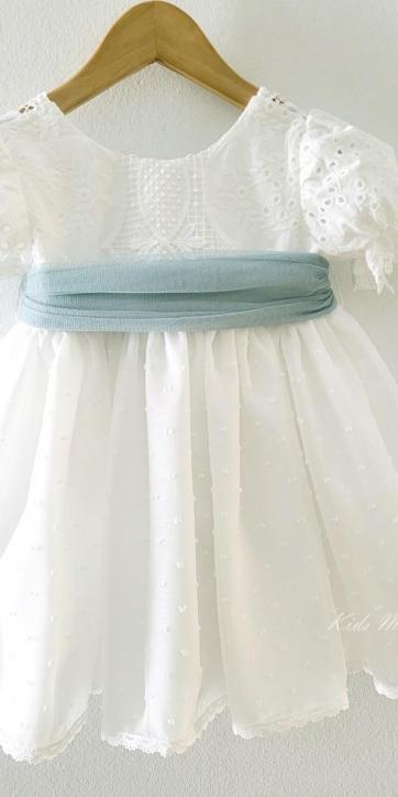 Vestido ceremonia niña blanco con fajín verde empolvado Eva Martínez Artesanía 38911CBG [4]