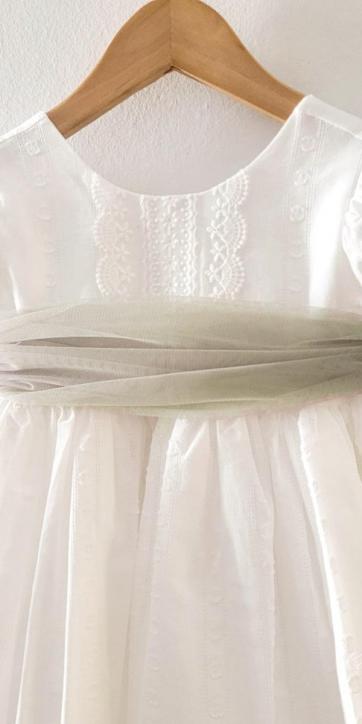 Vestido ceremonia niña blanco con fajín verde oliva Eva Martínez Artesanía 381011CBG [6]