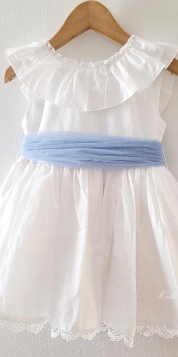 Vestido ceremonia niña blanco con fajín azul de Eva Martínez Artesanía 38312CBG [2]