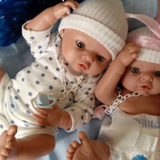 muñecos prematuros mellizos