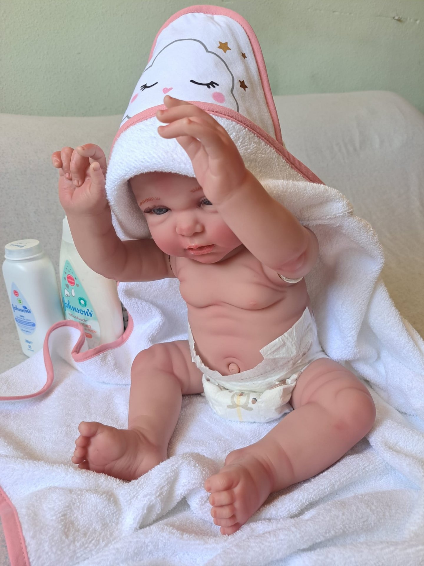  EURORA Muñecas Reborn Baby Girl de 18 pulgadas, cuerpo de  silicona de vinilo, muñecas de bebé Reborn con ropa y biberones, regalo  para niños a partir de 3 años : Juguetes