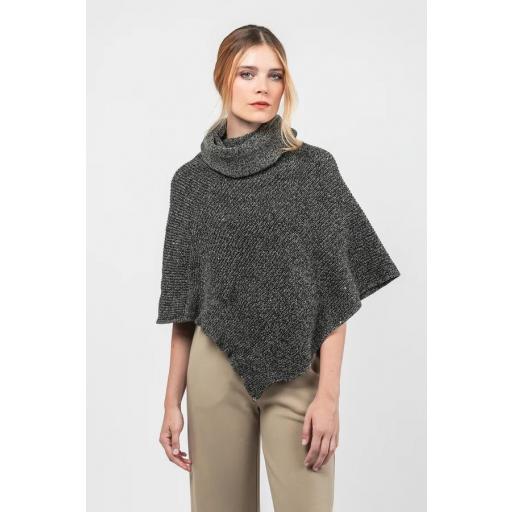 Poncho cuello alto azul