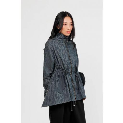 Chaqueta reversible negra y beige