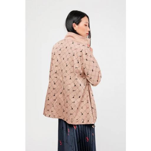 Chaqueta reversible negra y beige [4]