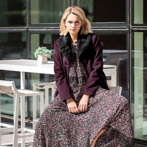 ​CRISTINA BARROS COAT REFERENCIA 1921023 COLOR BERENJENA