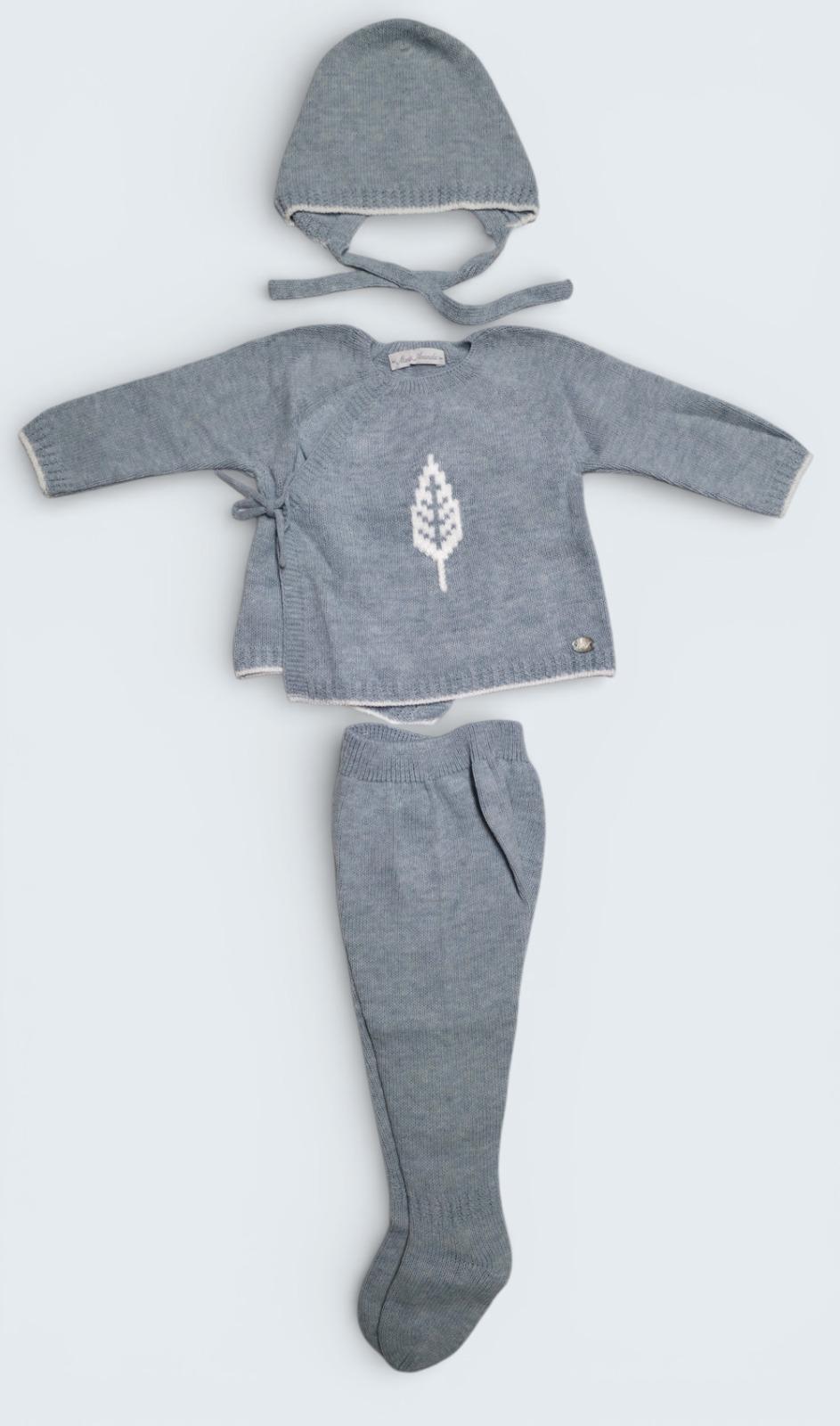 MARTIN ARANDA CONJUNTO TRES PIEZAS - JERSEY - POLAINA- GORRITO COLOR CELESTE CON HOJITA BLANCA REF 004-10130