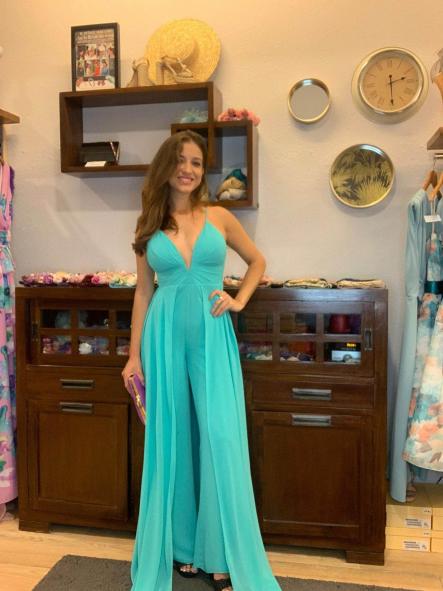 MONO DE FIESTA O GRADUACIÓN.