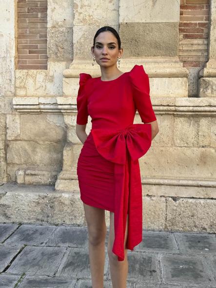 Vestido rojo lazo.