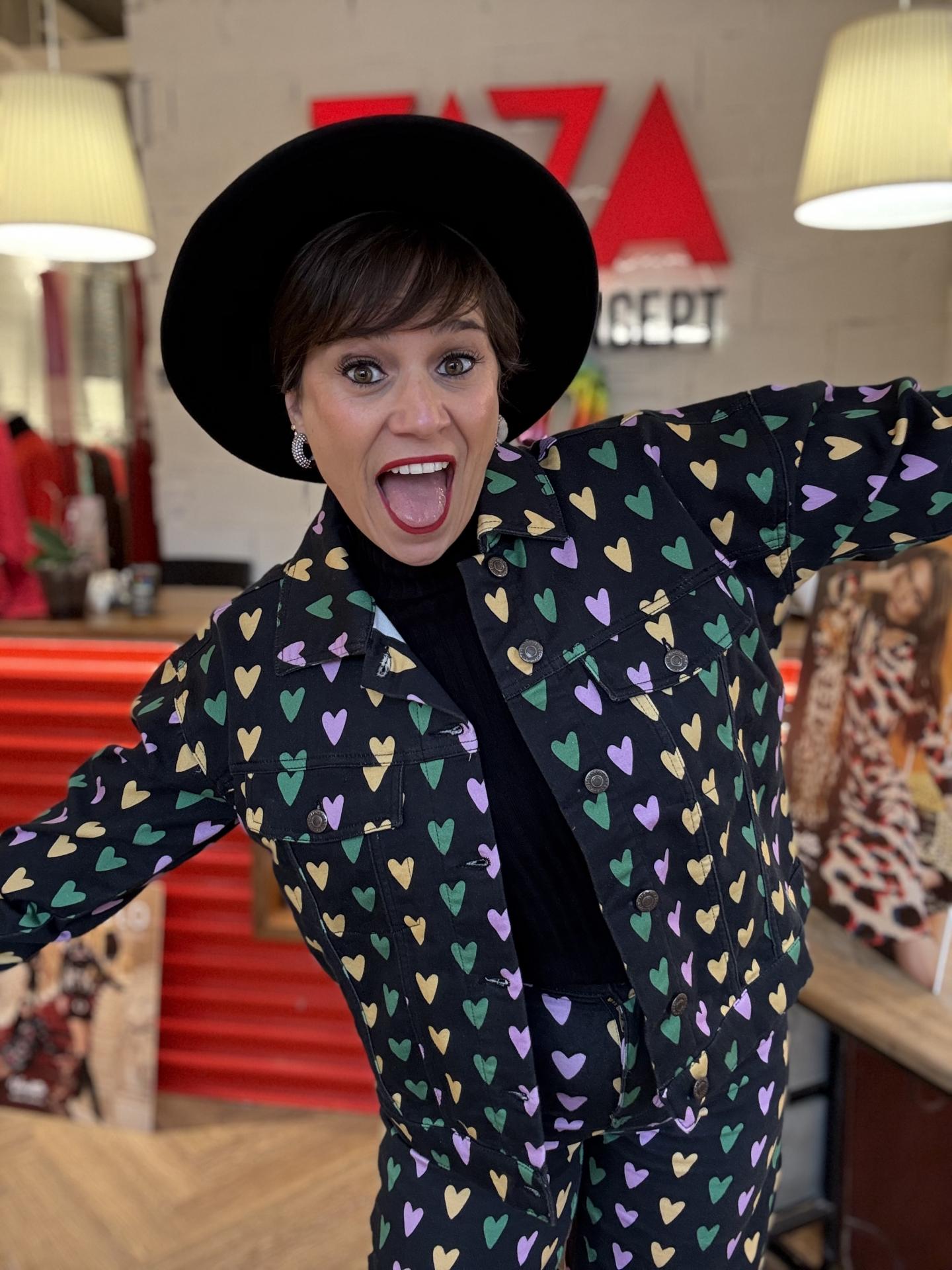 CHAQUETA VAQUERA CON ESTAMPADO CUPIDO LINES DE LA MARCA COMPAÑIA FANTASTICA