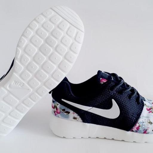 Nike Roshe Run Floral