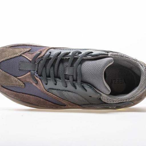 YEEZY BOOST 700 “MAUVE” [1]