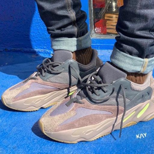 YEEZY BOOST 700 “MAUVE” [3]