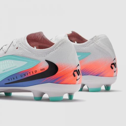 Bota Nike Phantom 6 Pro Low FG/MG niño [5]