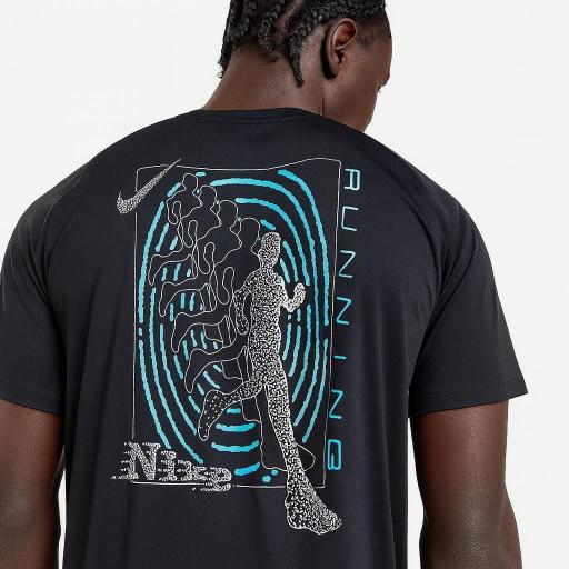 Nike Camiseta Stride Graphic [0]