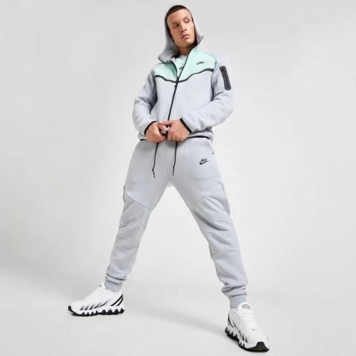 Nike Pantalones Joggers Tech Mix