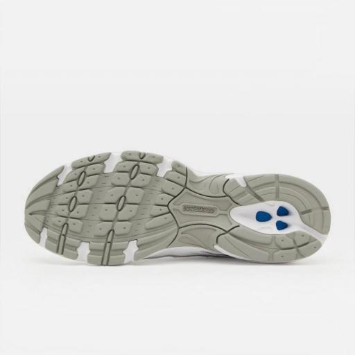 New Balance 740 [5]