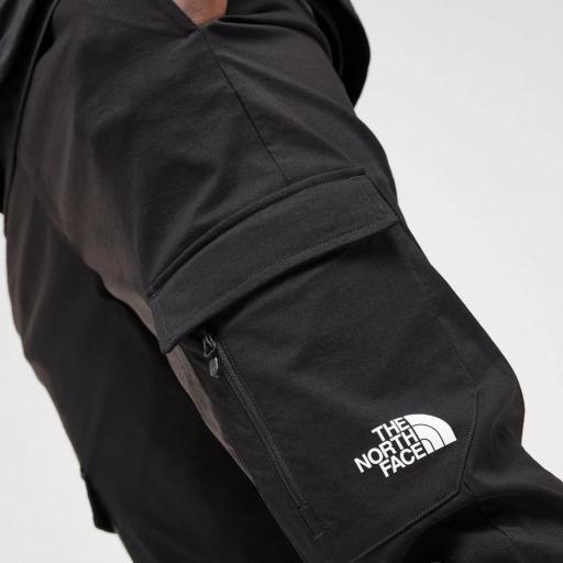 The North Face Pantalón de chándal Cargo Trishull Zip [5]