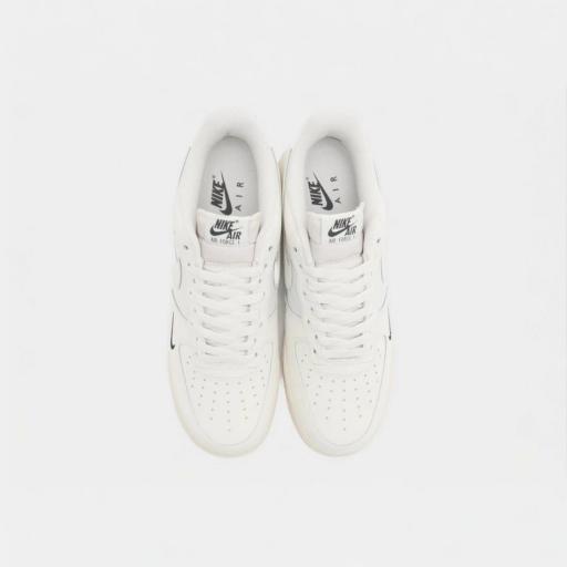 Nike Air Force 1 '07 LV8 [4]