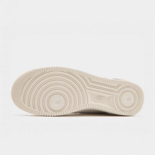 Nike Air Force 1 '07 LV8 [5]