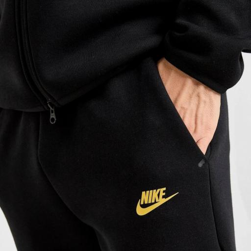 Nike Pantalones de chándal Tech Mix [4]