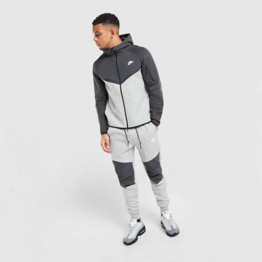 Nike Pantalones Joggers Tech Mix