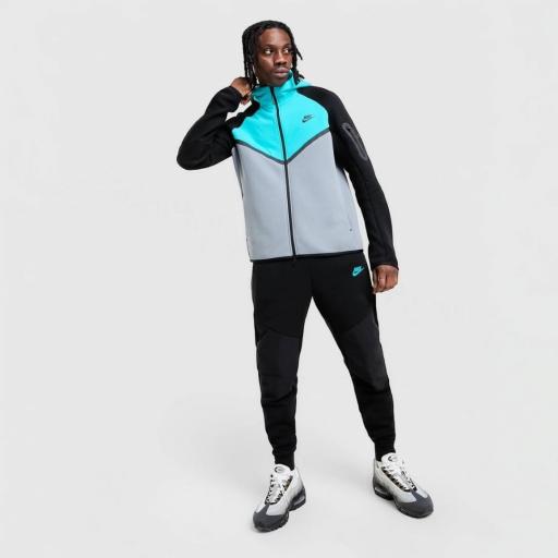 Nike Chaqueta con capucha Tech Mix [2]