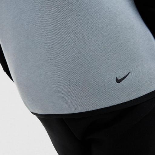 Nike Chaqueta con capucha Tech Mix [3]