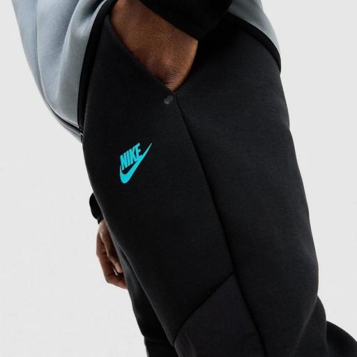 Nike Pantalones Joggers Tech Mix [4]
