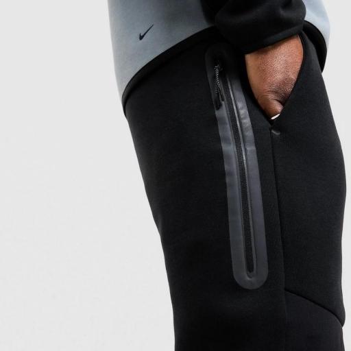 Nike Pantalones Joggers Tech Mix [3]
