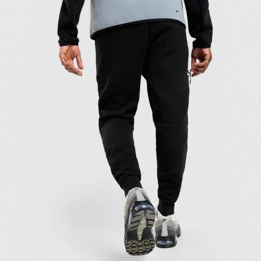 Nike Pantalones Joggers Tech Mix [5]