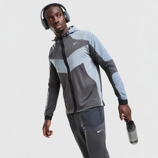 Nike Chaqueta Element