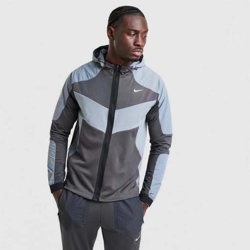 Nike Chaqueta Element [2]