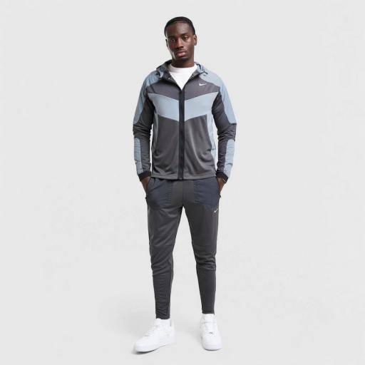 Nike Chaqueta Element [3]